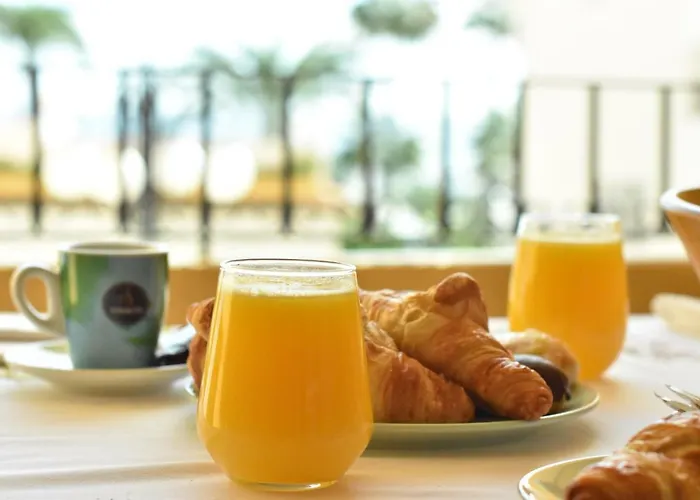 Cabopino Apartament, Marbella's *