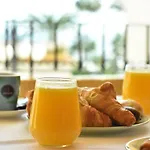 Cabopino Apartament, Marbella's *